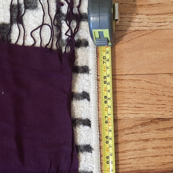 Scarf - Picture 3 of 7